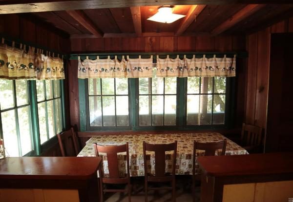 Dining area. (Photo courtesy of Pacific Union International)
