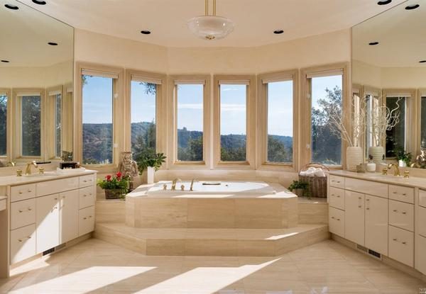 Master bathroom. (Photo courtesy of Intero Real Estate Services)