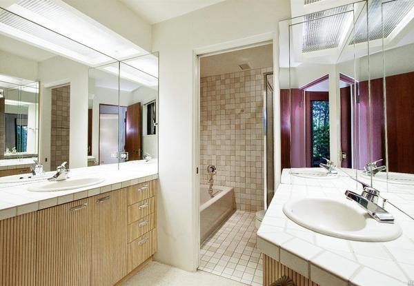 Bathroom in the guest room.