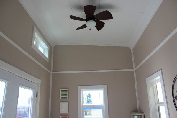 Ceiling with fan.