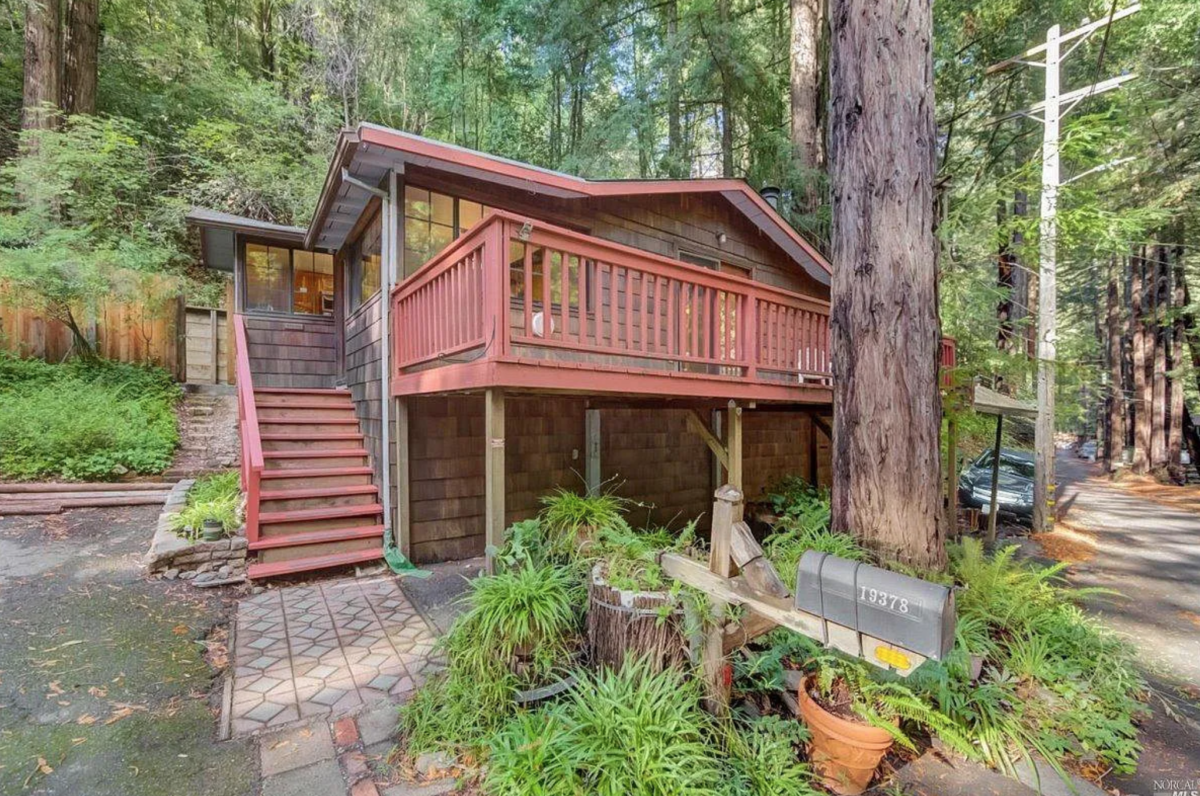 6 houses for sale right now in Guerneville